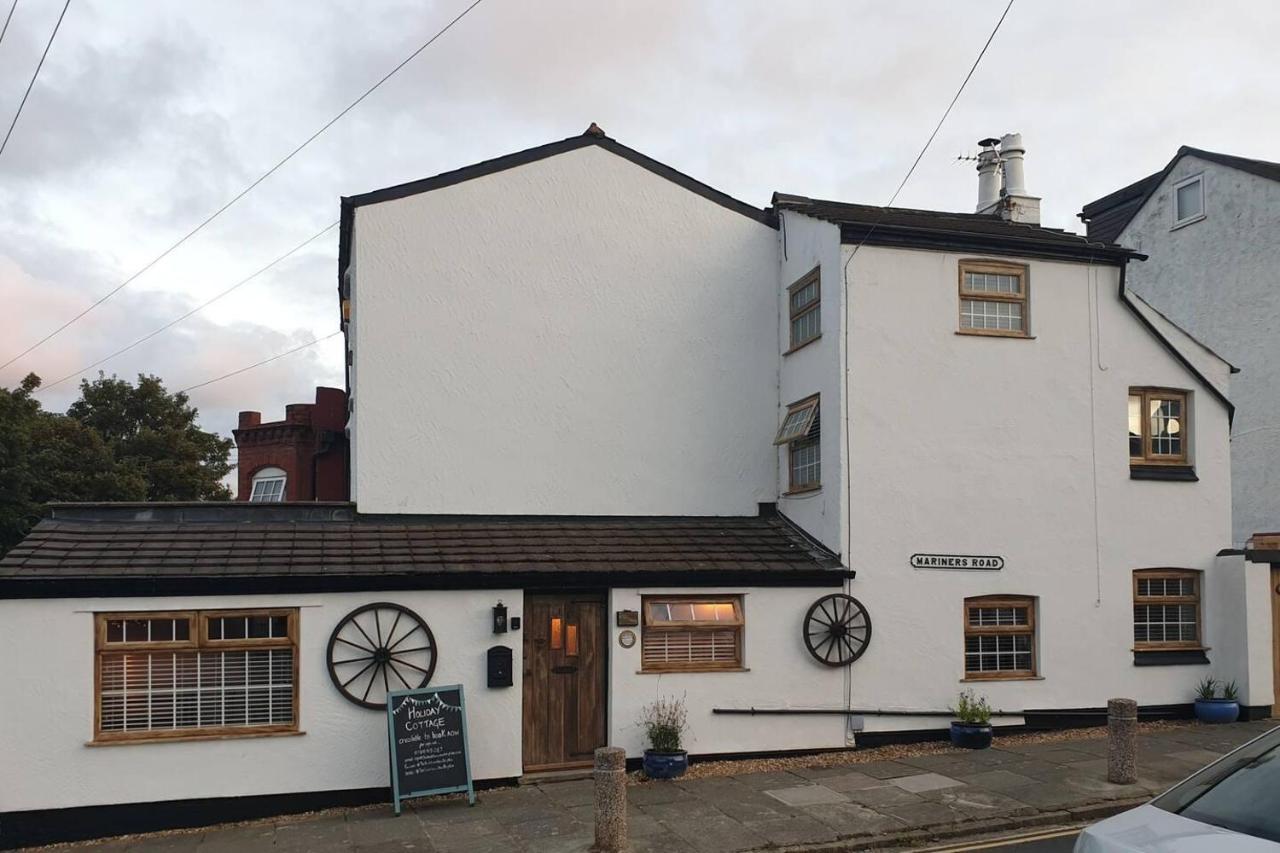 Stunning Quirky 2-Bed Cottage In New Brighton Wallasey Eksteriør billede